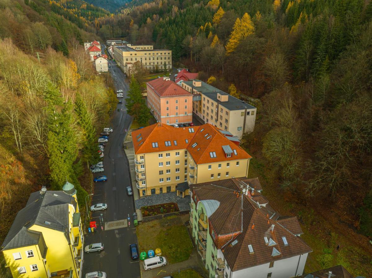 Apartman Claudia - Rezidence K Lanovce Jáchymov Eksteriør billede